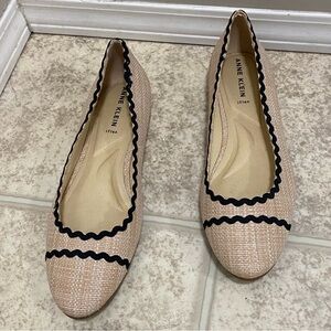 Anne Klein Iflex Beige Flats with Black Accents